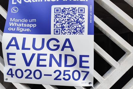 Casa à venda com 55m², 6 quartos e 2 vagasFachada