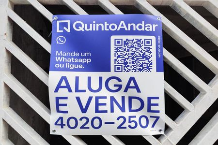 Casa à venda com 55m², 6 quartos e 2 vagasFachada