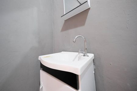 Casa à venda com 55m², 6 quartos e 2 vagasBanheiro