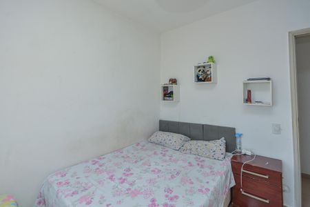 Apartamento à venda com 74m², 2 quartos e 1 vagaQuarto 2