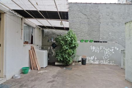 Casa à venda com 300m², 2 quartos e 2 vagasÁrea de Serviço