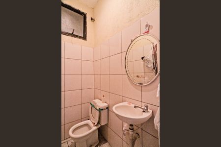 Casa à venda com 300m², 2 quartos e 2 vagasSalão - lavabo