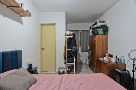 Casa à venda com 300m², 2 quartos e 2 vagasSuíte