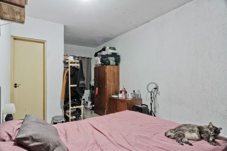 Casa à venda com 300m², 2 quartos e 2 vagasSuíte