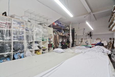 Casa à venda com 300m², 2 quartos e 2 vagasSalão