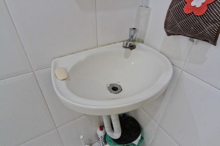 Casa à venda com 300m², 2 quartos e 2 vagasBanheiro da Suíte 2