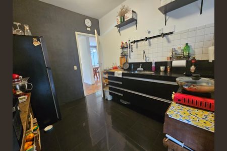 Casa à venda com 120m², 3 quartos e 4 vagas Casa à venda com 120m², 3 quartos e 4 vagasCozinha