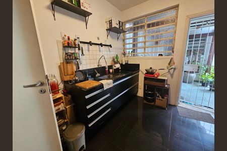 Casa à venda com 120m², 3 quartos e 4 vagas Casa à venda com 120m², 3 quartos e 4 vagasCozinha - Armários