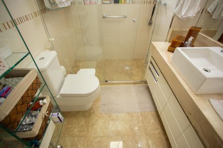 Apartamento à venda com 144m², 3 quartos e 2 vagasBANHEIRO SUÍTE 1