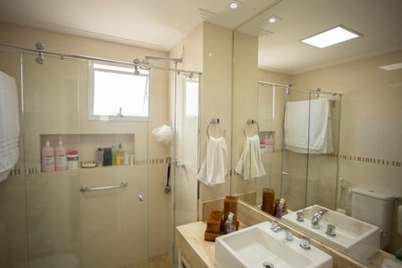 Apartamento à venda com 144m², 3 quartos e 2 vagasBANHEIRO SUÍTE 1