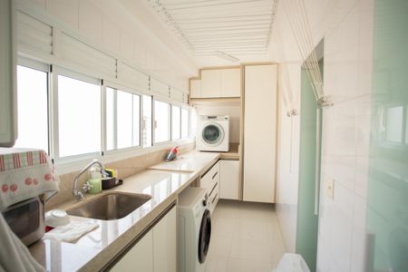 Apartamento à venda com 144m², 3 quartos e 2 vagasÁREA DE SERVIÇO