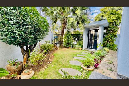 Quarto de apartamento para alugar com 2 quartos, 67m² em Estoril, Belo Horizonte