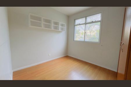 Quarto de apartamento para alugar com 2 quartos, 67m² em Estoril, Belo Horizonte