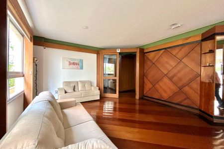 Apartamento à venda com 67m², 2 quartos e 2 vagasHall social