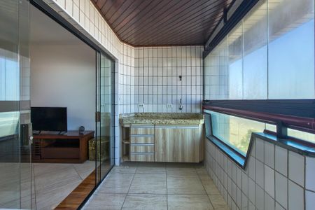 Apartamento para alugar com 120m², 3 quartos e 2 vagas Apartamento para alugar com 120m², 3 quartos e 2 vagasSacada