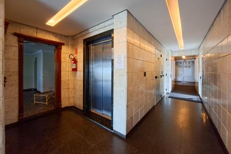 Apartamento para alugar com 120m², 3 quartos e 2 vagas Apartamento para alugar com 120m², 3 quartos e 2 vagasHall