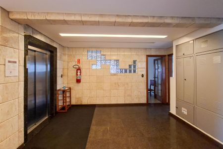 Apartamento para alugar com 120m², 3 quartos e 2 vagas Apartamento para alugar com 120m², 3 quartos e 2 vagasHall de entrada