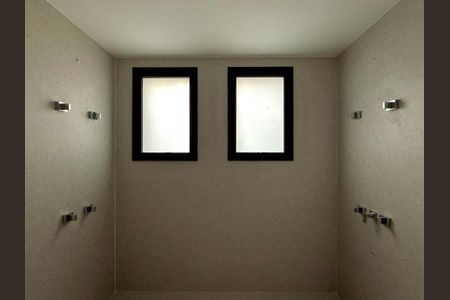 Apartamento à venda com 194m², 4 quartos e 3 vagasBanheiro Suíte 2