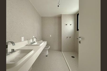 Apartamento à venda com 194m², 4 quartos e 3 vagasBanheiro Suíte 2