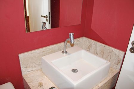 Casa de condomínio para alugar com 200m², 4 quartos e 4 vagasLavabo