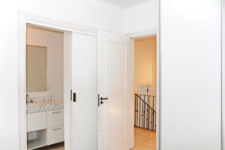 Casa de condomínio para alugar com 200m², 4 quartos e 4 vagasSuíte 2