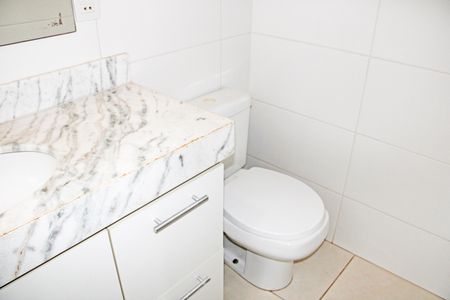 Casa de condomínio para alugar com 200m², 4 quartos e 4 vagasBanheiro da Suíte 2