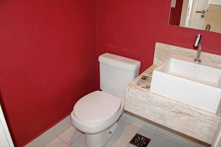 Casa de condomínio para alugar com 200m², 4 quartos e 4 vagasLavabo