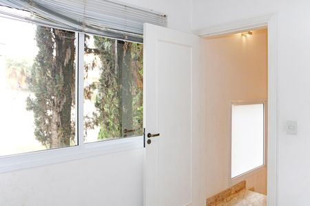 Casa de condomínio para alugar com 200m², 4 quartos e 4 vagasQuarto