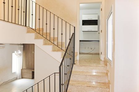 Casa de condomínio para alugar com 200m², 4 quartos e 4 vagasSala