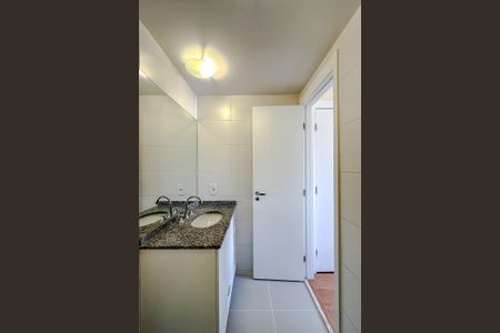 Apartamento para alugar com 65m², 2 quartos e 1 vagaBanheiro da Suíte