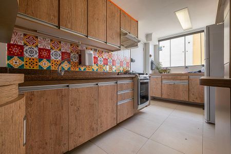 Apartamento à venda com 150m², 2 quartos e 3 vagasCozinha