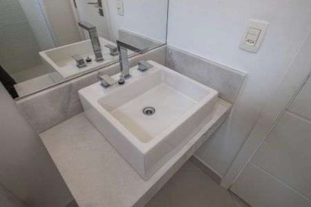 Apartamento à venda com 150m², 2 quartos e 3 vagasSuíte 2 - Banheiro