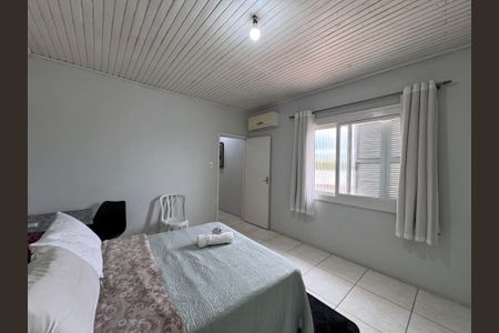 Casa à venda com 262m², 4 quartos e 3 vagas Casa à venda com 262m², 4 quartos e 3 vagasquarto 3