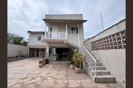 Casa à venda com 262m², 4 quartos e 3 vagas Casa à venda com 262m², 4 quartos e 3 vagasÁrea comum