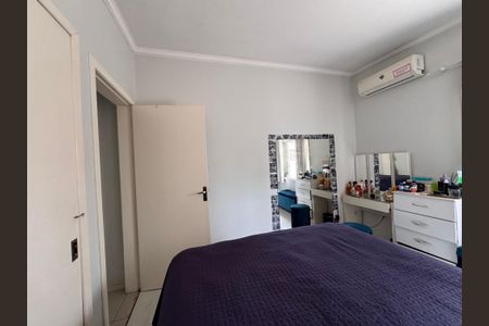Casa à venda com 262m², 4 quartos e 3 vagas Casa à venda com 262m², 4 quartos e 3 vagasquarto 2