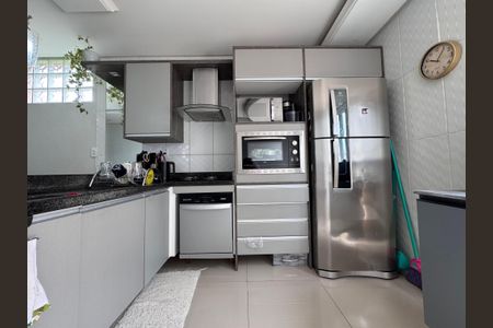 Casa à venda com 262m², 4 quartos e 3 vagas Casa à venda com 262m², 4 quartos e 3 vagasCozinha