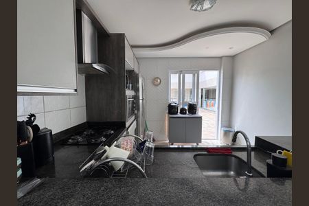 Casa à venda com 262m², 4 quartos e 3 vagas Casa à venda com 262m², 4 quartos e 3 vagasCozinha