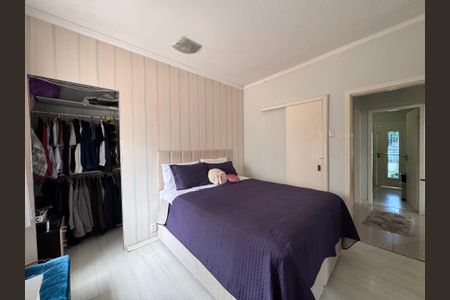 Casa à venda com 262m², 4 quartos e 3 vagas Casa à venda com 262m², 4 quartos e 3 vagasquarto 2