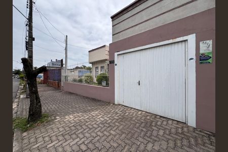 Casa à venda com 262m², 4 quartos e 3 vagas Casa à venda com 262m², 4 quartos e 3 vagasFachada