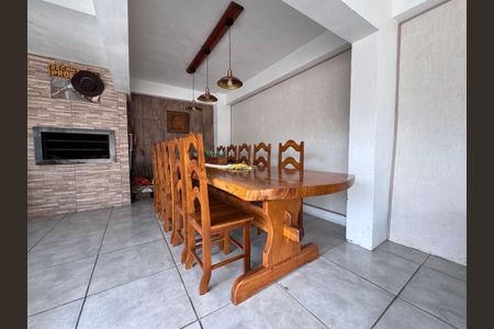 Casa à venda com 262m², 4 quartos e 3 vagas Casa à venda com 262m², 4 quartos e 3 vagasSalão de Festas