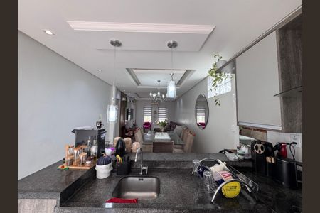 Casa à venda com 262m², 4 quartos e 3 vagas Casa à venda com 262m², 4 quartos e 3 vagasCozinha