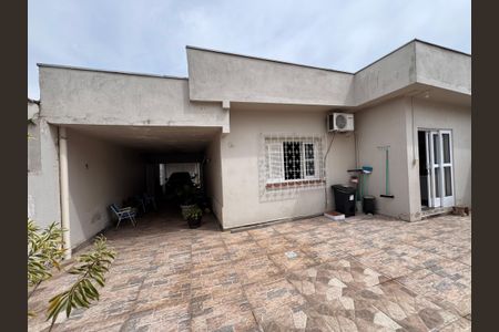 Casa à venda com 262m², 4 quartos e 3 vagas Casa à venda com 262m², 4 quartos e 3 vagasÁrea comum