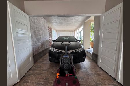 Casa à venda com 262m², 4 quartos e 3 vagas Casa à venda com 262m², 4 quartos e 3 vagasÁrea comum