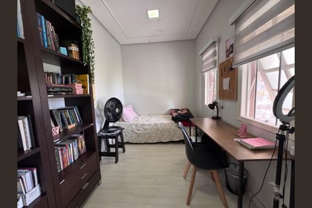 Casa à venda com 262m², 4 quartos e 3 vagas Casa à venda com 262m², 4 quartos e 3 vagasquarto 1