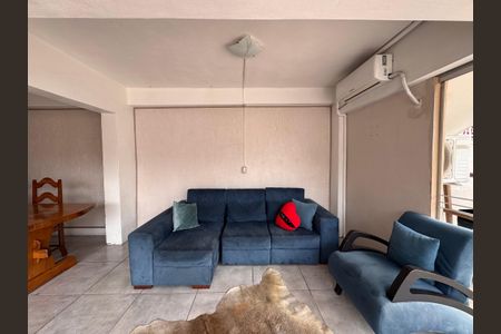 Casa à venda com 262m², 4 quartos e 3 vagas Casa à venda com 262m², 4 quartos e 3 vagasSalão de Festas