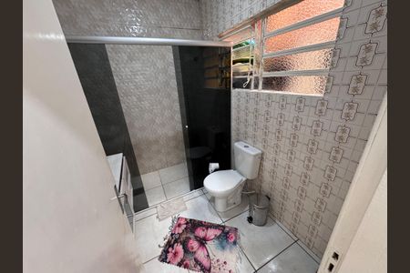 Casa à venda com 262m², 4 quartos e 3 vagas Casa à venda com 262m², 4 quartos e 3 vagasBanheiro