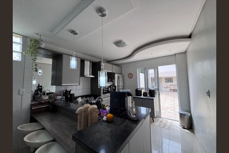 Casa à venda com 262m², 4 quartos e 3 vagas Casa à venda com 262m², 4 quartos e 3 vagasCozinha