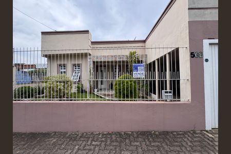 Casa à venda com 262m², 4 quartos e 3 vagas Casa à venda com 262m², 4 quartos e 3 vagasPlaca fachada