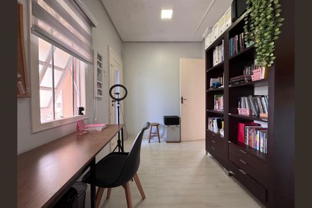 Casa à venda com 262m², 4 quartos e 3 vagas Casa à venda com 262m², 4 quartos e 3 vagasquarto 1