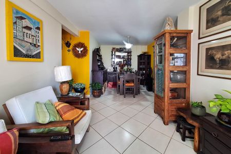 Apartamento à venda com 150m², 2 quartos e 2 vagasSala